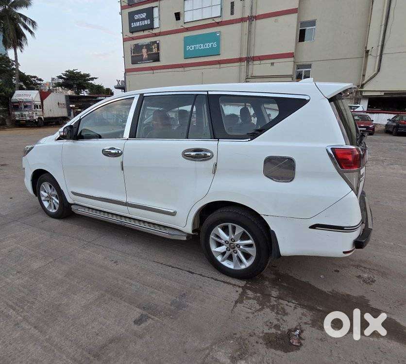 Toyota Innova Crysta G 8 Str, 2017, Diesel