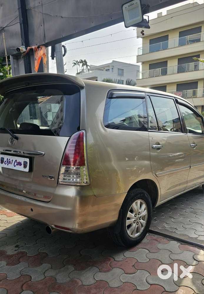 Toyota Innova 2.5 V 7 Str, 2011, Diesel