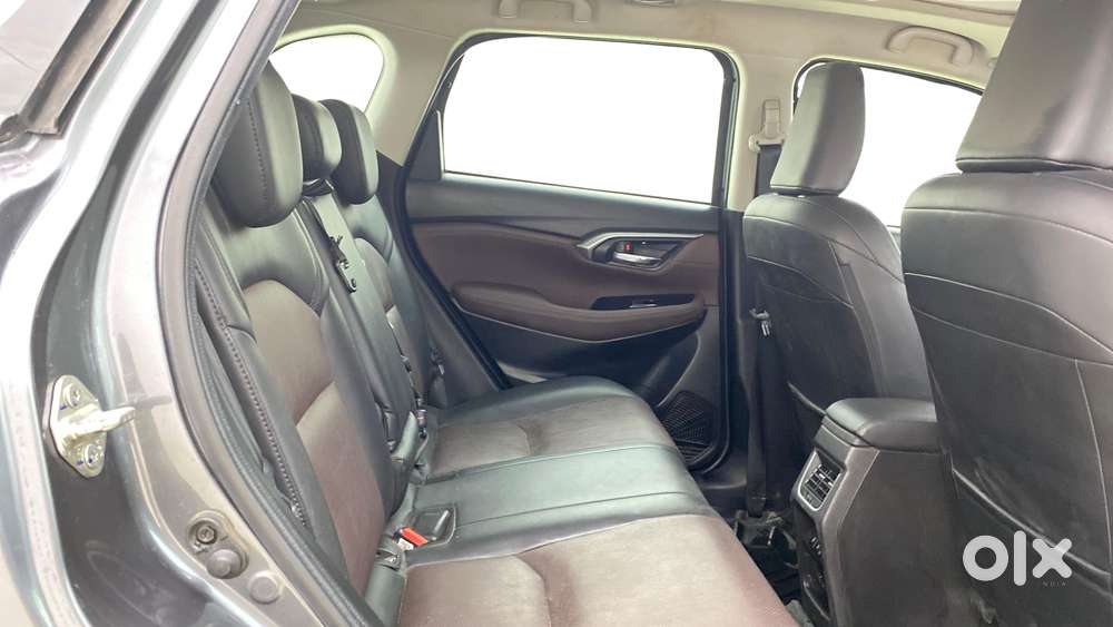 Maruti Suzuki Grand Vitara 1.5 Alpha Smart Hybrid At, 2023, Petrol