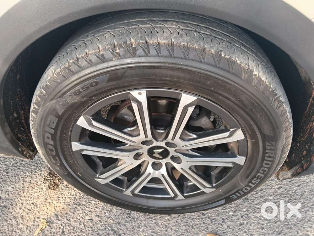 Mahindra Xuv700 2.2 Ax 7 Diesel At Luxury Pack Str, 2025, Petrol