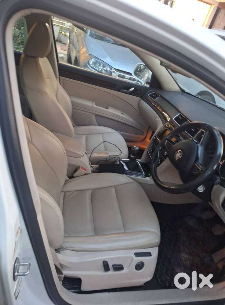 Skoda Superb 2013-2015 Elegance 1.8 Tsi Mt, 2015, Petrol