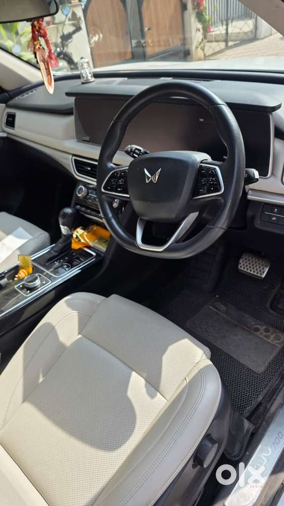 Mahindra Xuv700 2.0 Ax 7 Petrol At Str, 2022, Petrol