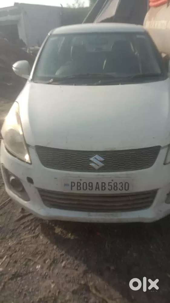 Ek Saal Se Khadi He Car