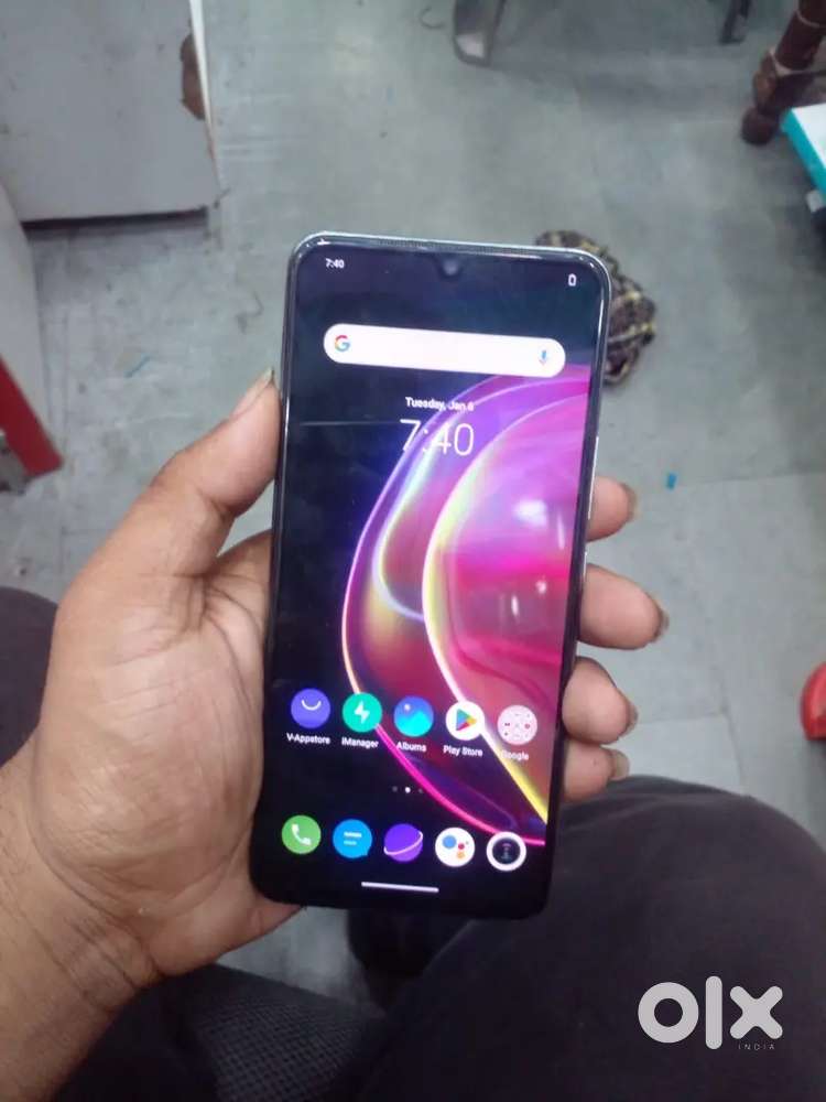 Model V21 5g
8/128 gb