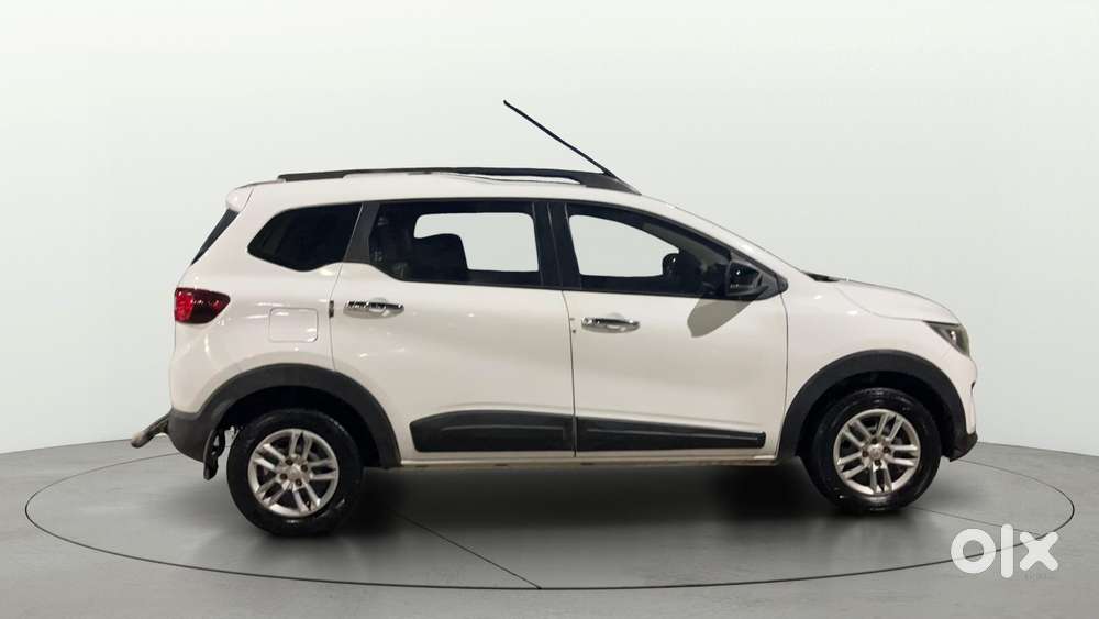 Renault Triber Rxt, 2022, Petrol