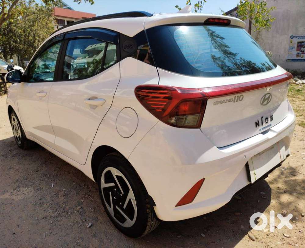 Hyundai Grand I10 Nios Amt Sportz, 2023, Petrol