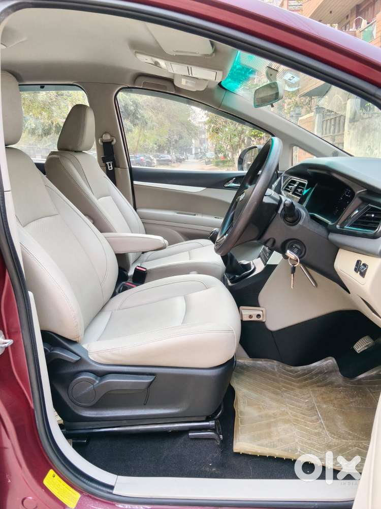 Mahindra Marazzo M8, 2018, Diesel