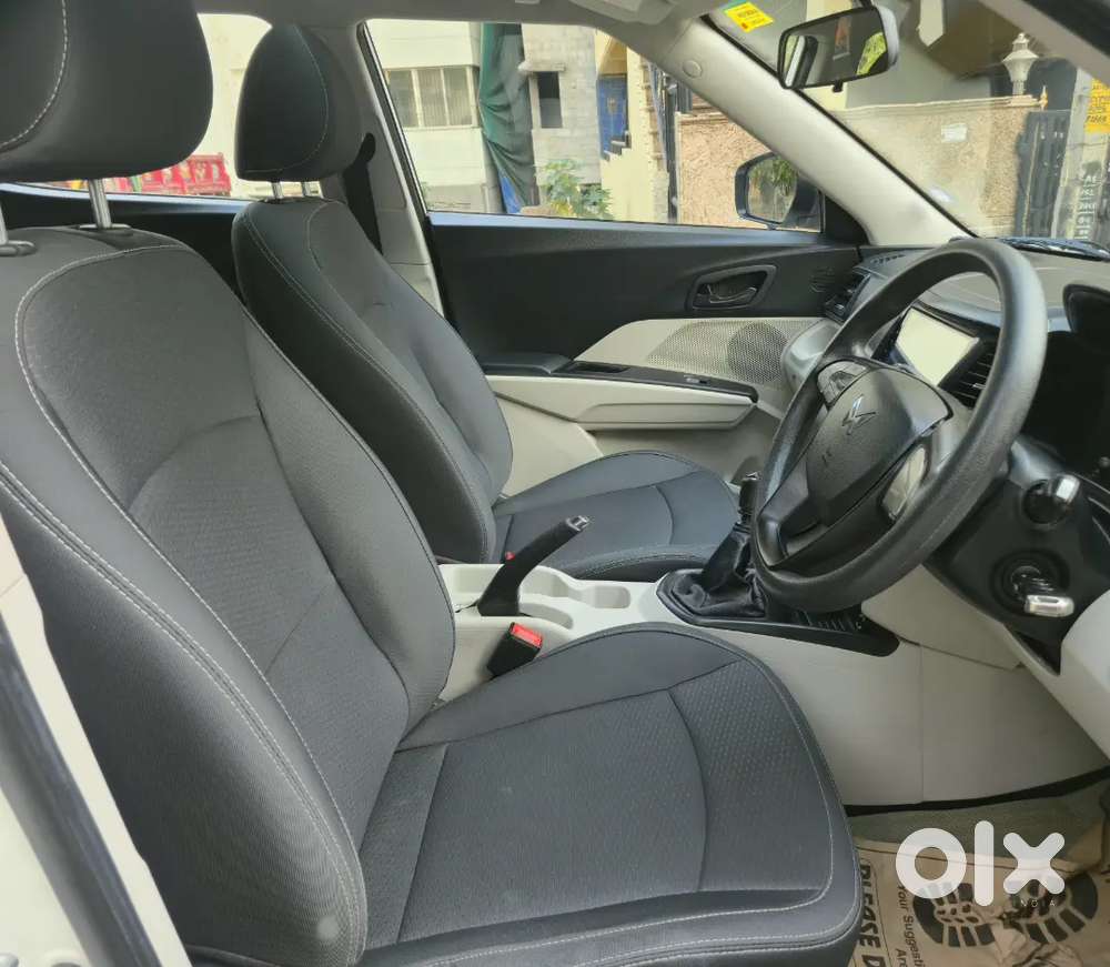 Mahindra Xuv300 W6 (o) With Sunroof,2022 Diese,l 36000 Km Driven