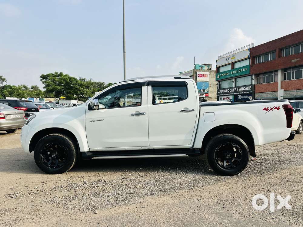 Isuzu V-cross Z 4x4 Mt, 2017, Diesel