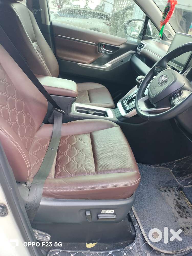 Toyota Innova Hycross 2.0 Zx Hybrid 7 Str, 2023, Petrol