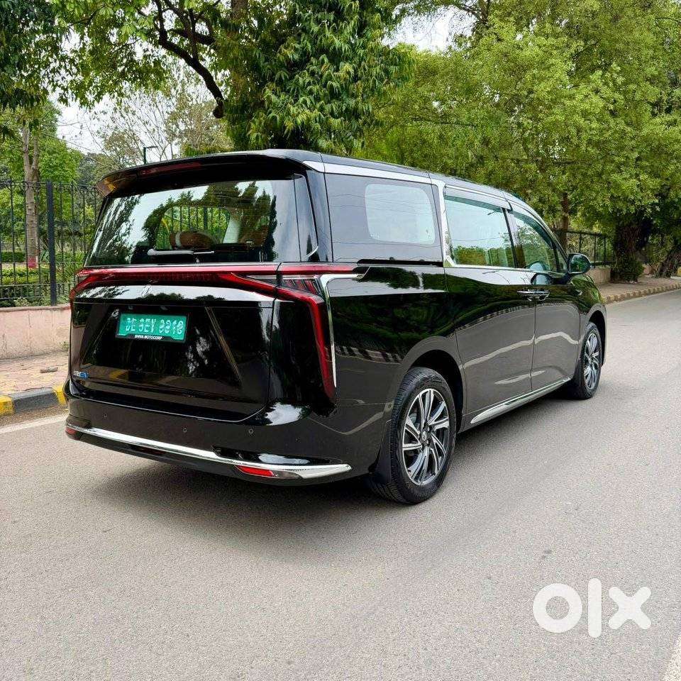 Mg M9 Presidential Limo, 2025, Electric