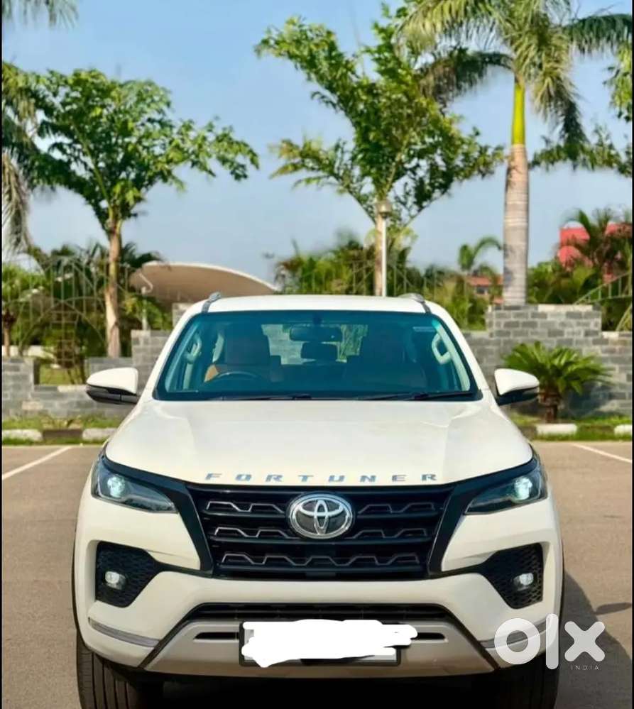 Toyota Fortuner Legender 2025 Suv