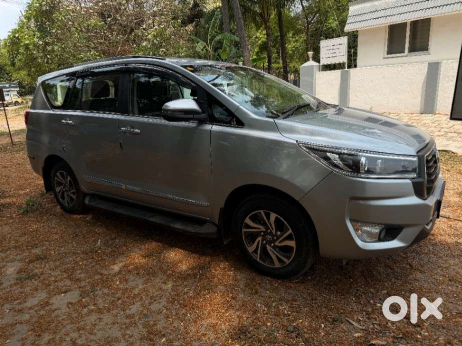 Toyota Innova Crysta 2.7 V, 2024, Diesel