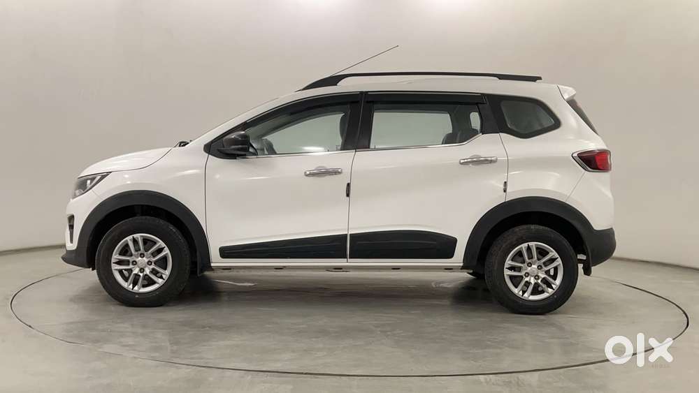 Renault Triber Rxt, 2022, Petrol