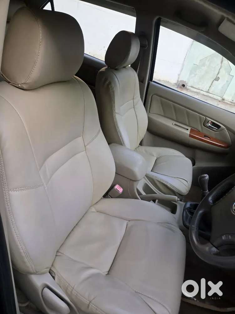 Toyota Fortuner Diesel Well Maintained Showroom Track