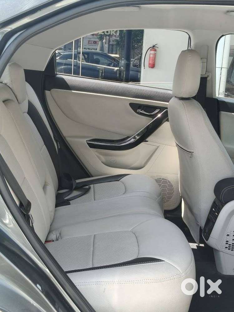 Tata Nexon 1.2 Revotron Xza Plus (o) Amt, 2023, Petrol