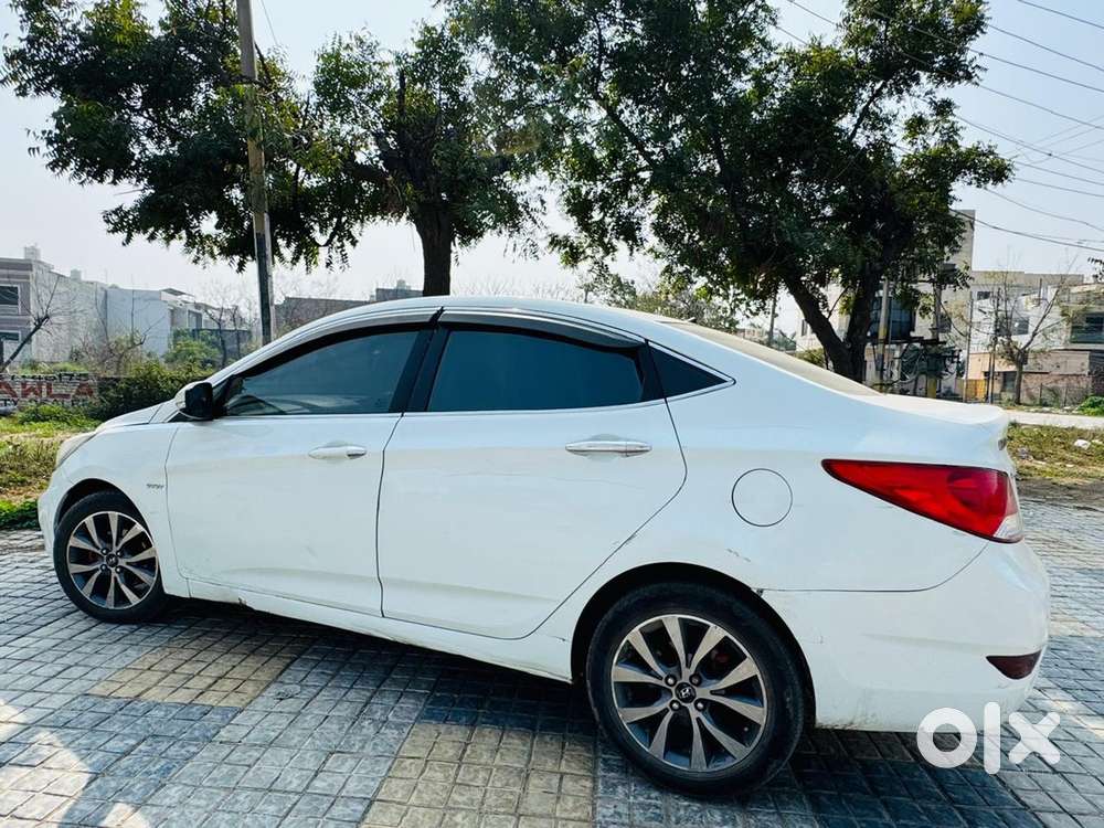 Hyundai Fluidic Verna 2011