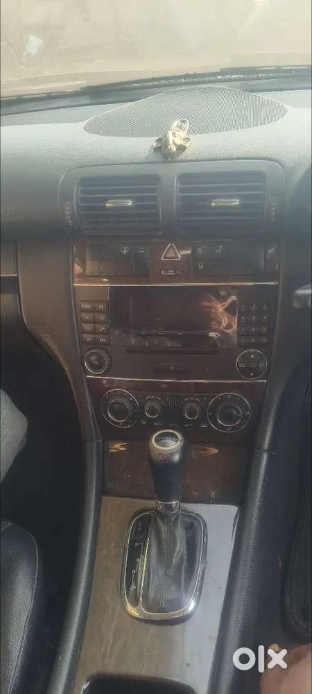 Mercedes-benz C-class 2005 Petrol 85000 Km Driven