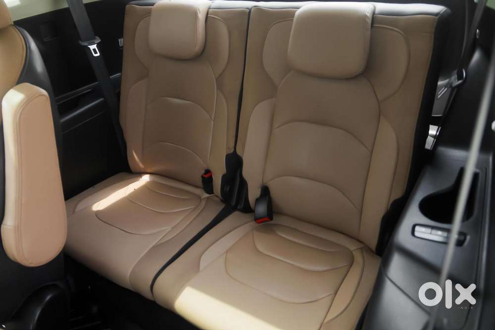 Mg Hector Plus Sharp Pro 1.5 Turbo Petrol Cvt 6 Str Dual Tone, 2026,..