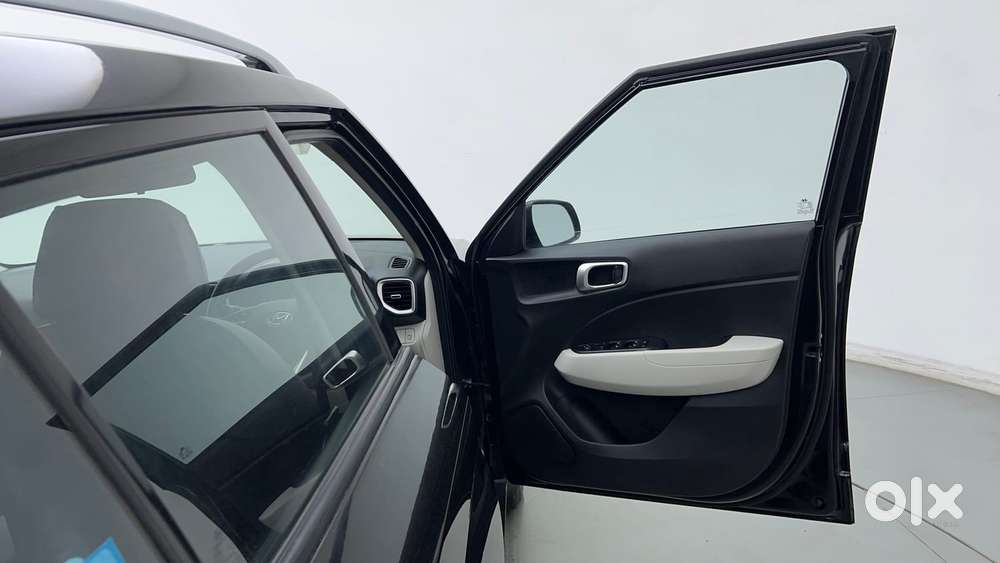 Hyundai Venue 1.2 S (o), 2022, Petrol