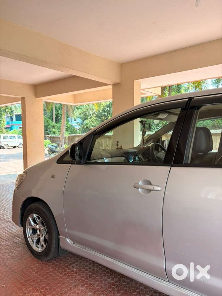 Toyota Innova Diesel 2011