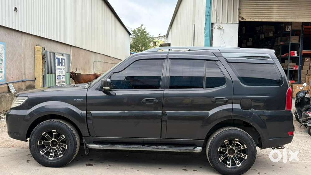 Tata Safari Storme Ex
