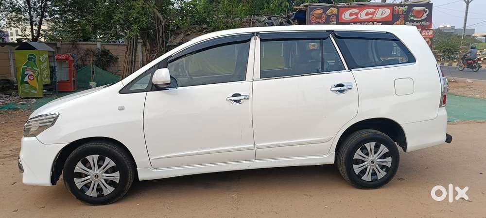 Toyota Innova 2.5 G (diesel) 8 Seater, 2015, Diesel