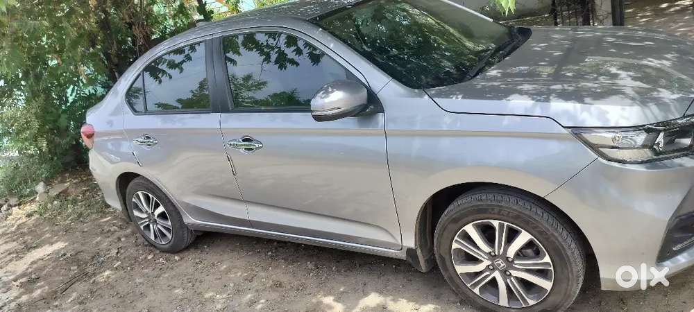 Honda Amaze Vx Petrol Top End With Led Projector Lamp