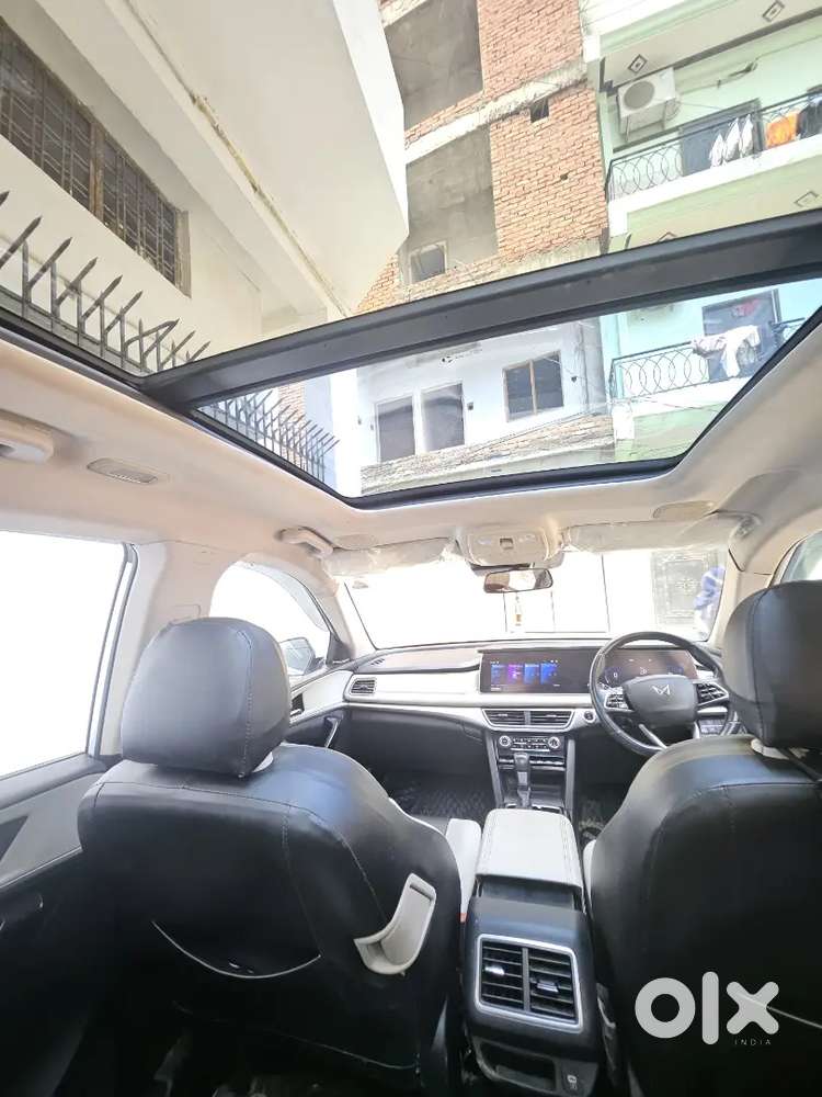 Mahindra Xuv700 Ax7 2022