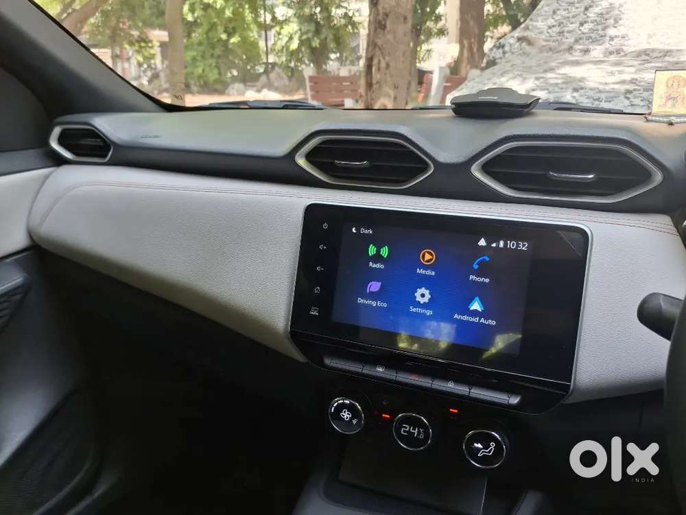 Nissan Magnite 2025 Petrol 6000 Km Driven
