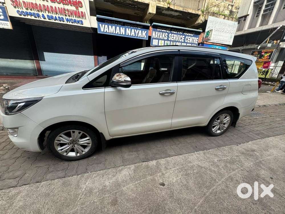Toyota Innova Crysta 2016 Diesel Well Maintained
