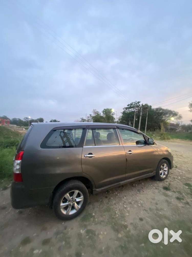 Toyota Innova 2013 Diesel Well Maintained