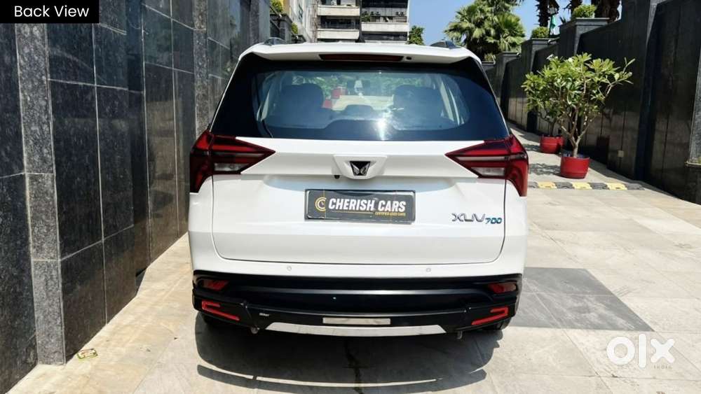 Mahindra Xuv700 Mx Petrol Mt 5 Str (e), 2023, Petrol