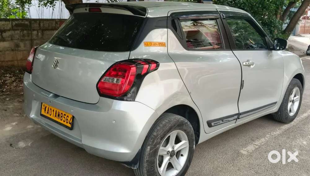 Swift 2023 Zxi. Yellow Board Petrol Top End