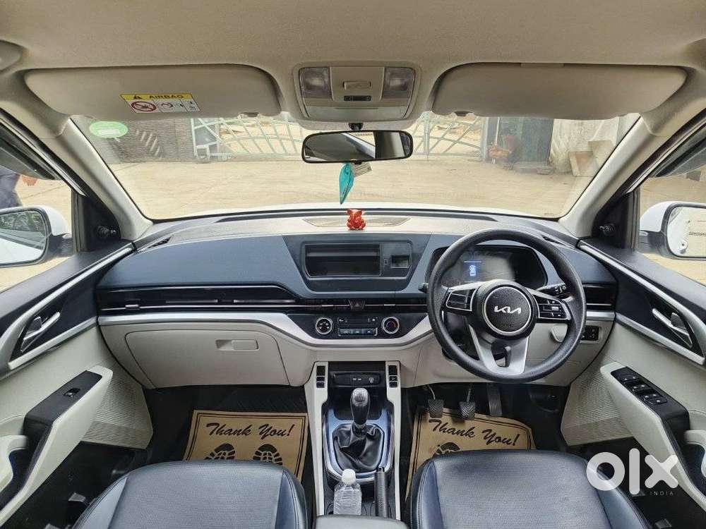 Kia Carens 1.5 Premium 7 Str, 2023, Petrol