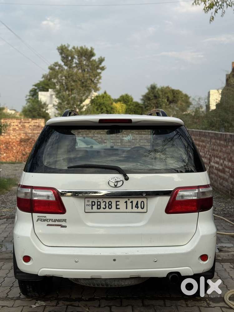 Toyota Fortuner 3.0 4x4 Manual, 2011, Diesel