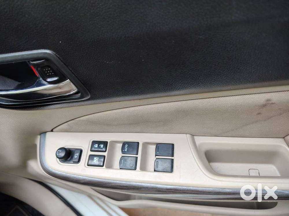Maruti Suzuki Swift Dzire 1.2 Zxi Bsiv, 2023, Petrol