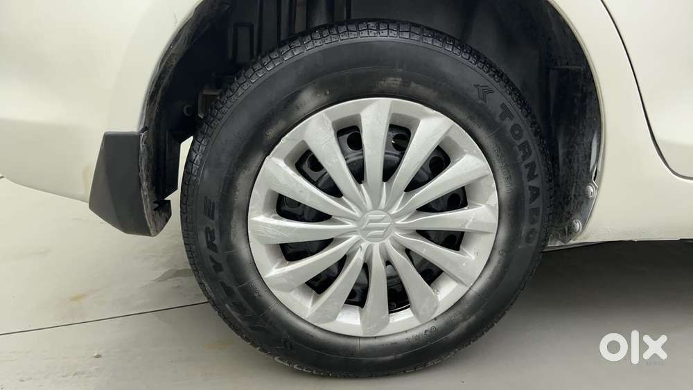 Maruti Suzuki Swift Dzire Vxi At, 2015, Petrol