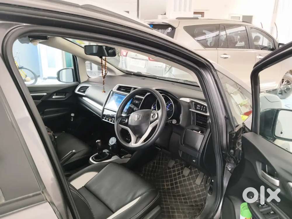 Honda Wr-v 2017 Diesel Well Maintained And Showroom Track