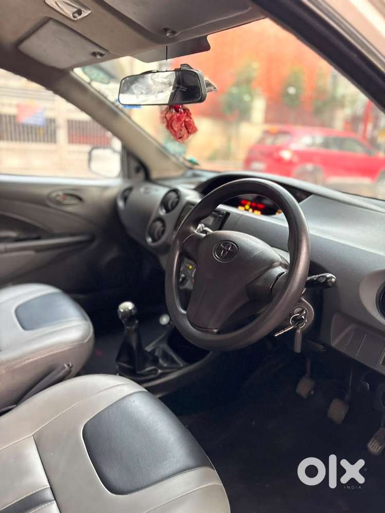 Dl Toyota Etios 2012 Petrol