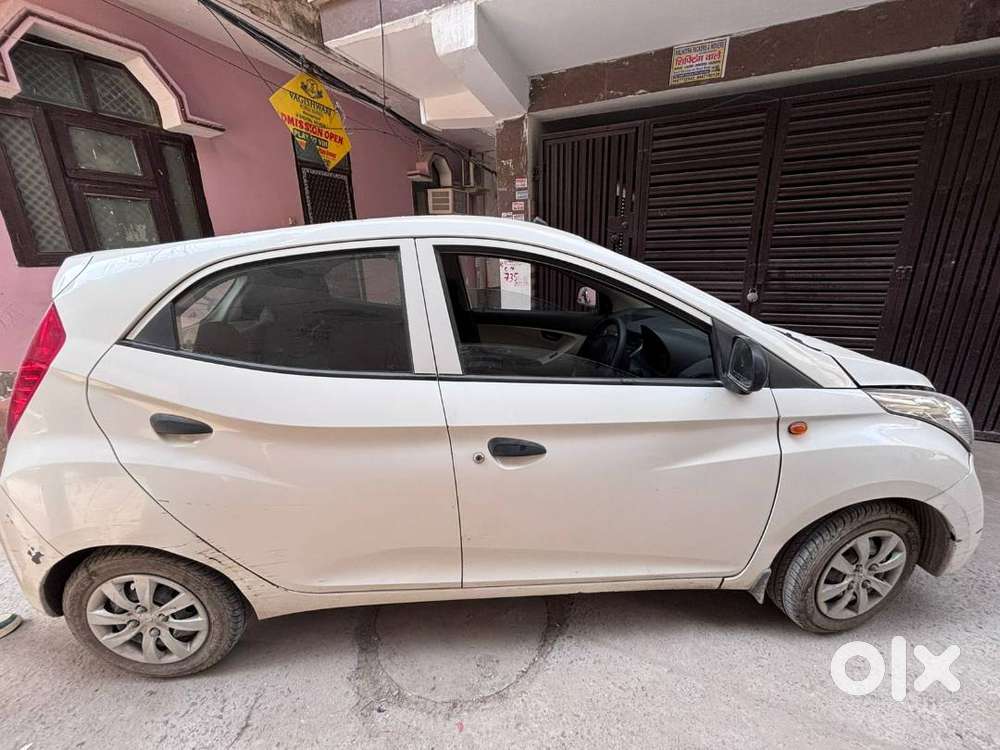 Hyundai Eon Magna+ 2012 Petrol White