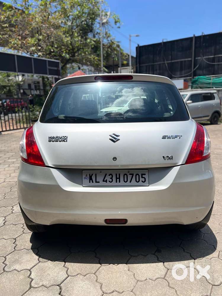 Maruti Suzuki Swift Vxi + Manual, 2015, Petrol