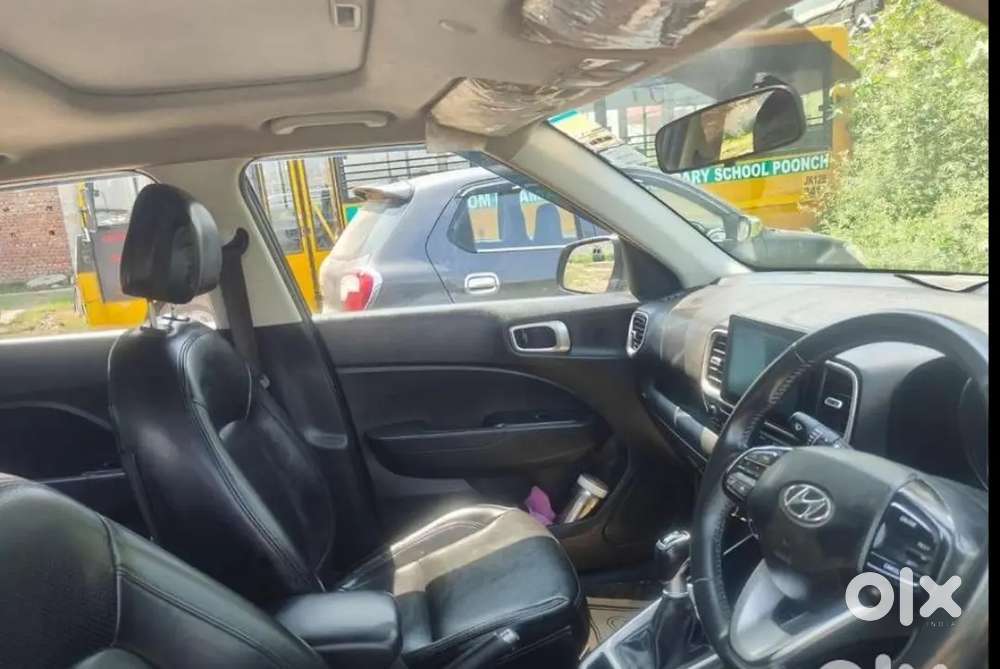 Hyundai Venue 2022 Diesel Well Maintained