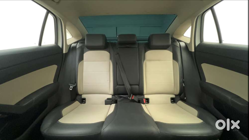 Skoda Slavia Style 1.0l Tsi At, 2022, Petrol