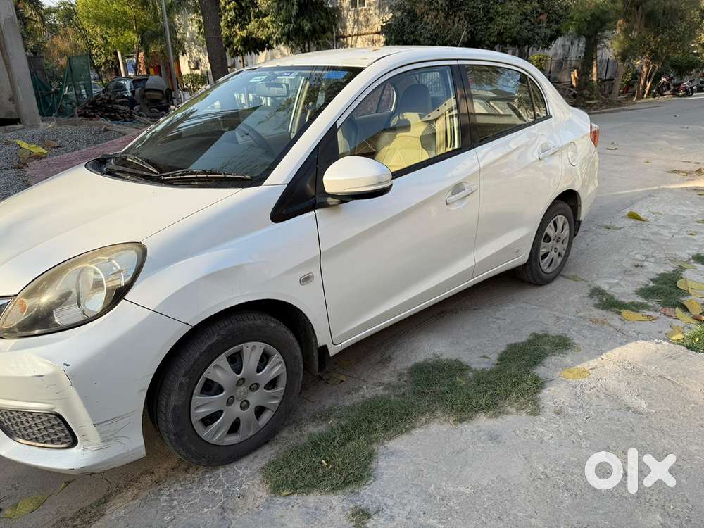 Honda Amaze 2017 Petrol 75000 Km Single Handed Bsf Person Driven