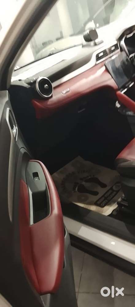 Mg Astor 1.5 Savvy Cvt S Red, 2021, Petrol