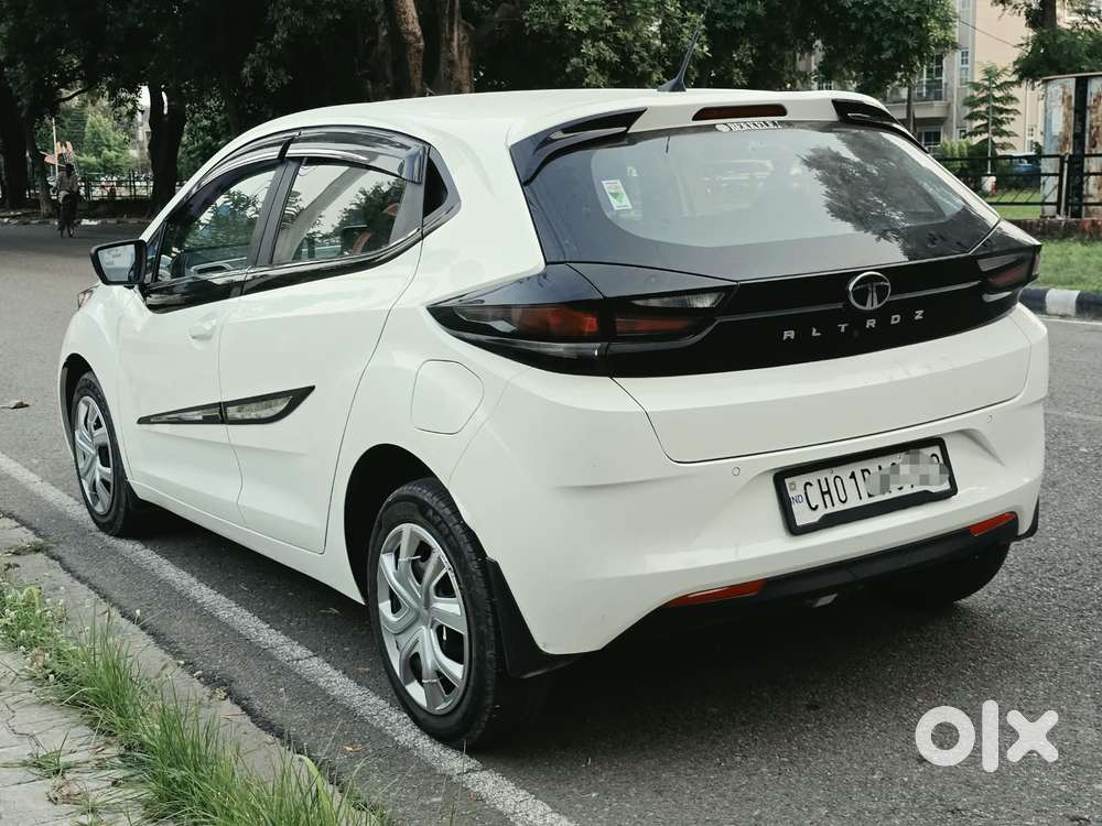 Tata Altroz 1.2 Xm Plus, 2025, Petrol