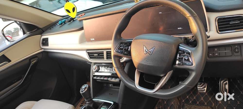 Mahindra Xuv700 2.2 Ax 7 Diesel Mt Luxury Pack Str, 2024, Diesel