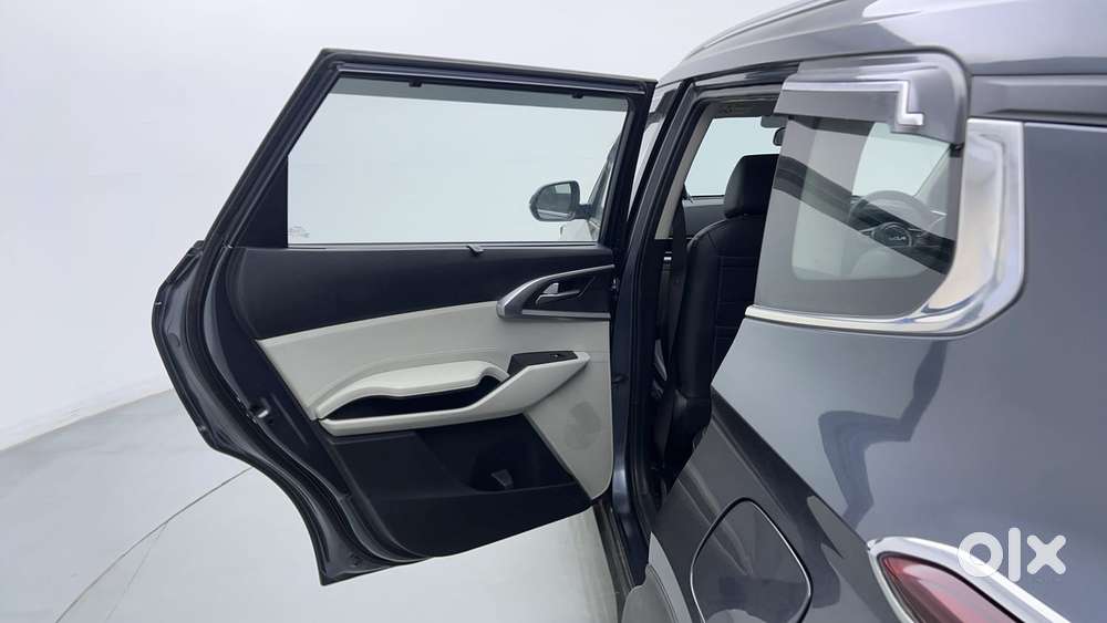 Kia Carens 1.4 Prestige Plus Turbo 7 Str, 2022, Petrol