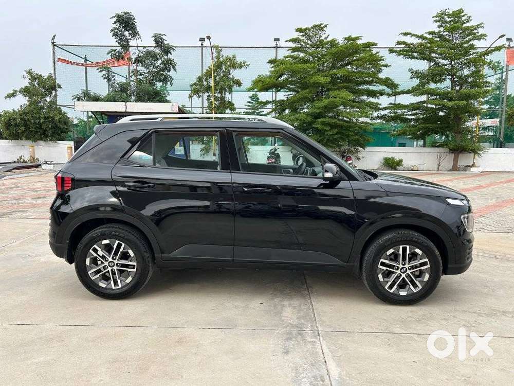 Hyundai Venue Sx Mt, 2023, Diesel